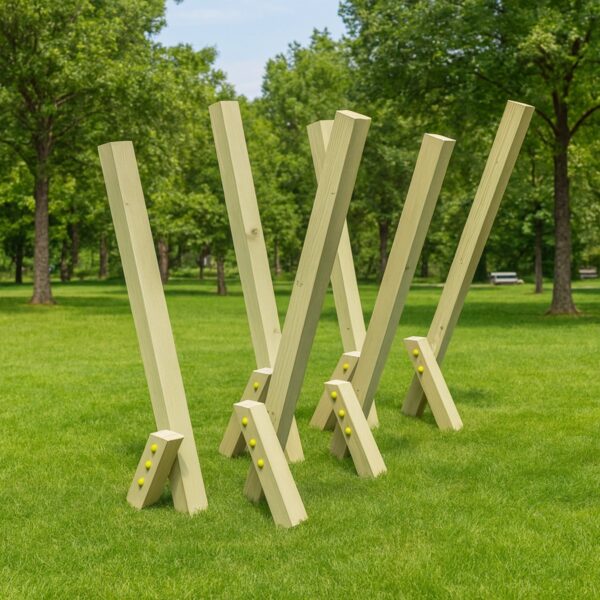 Αντικείμενο ξύλινης παιδικής χαράς σε πάρκο.